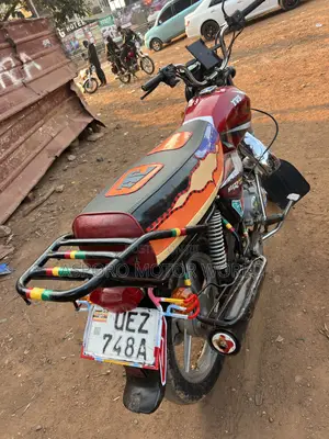 TVS HLX 125 2021 Red