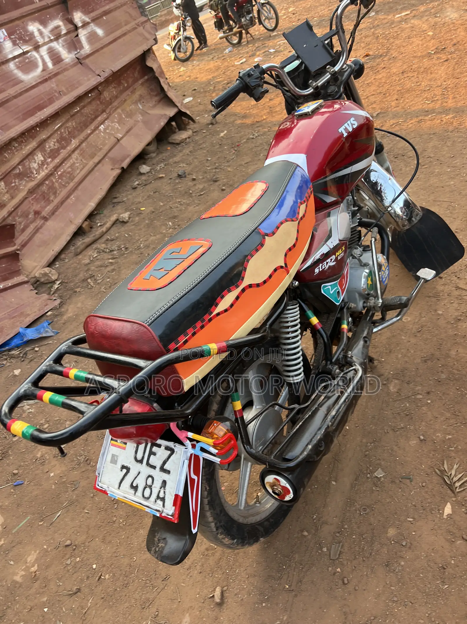 TVS HLX 125 2021 Red
