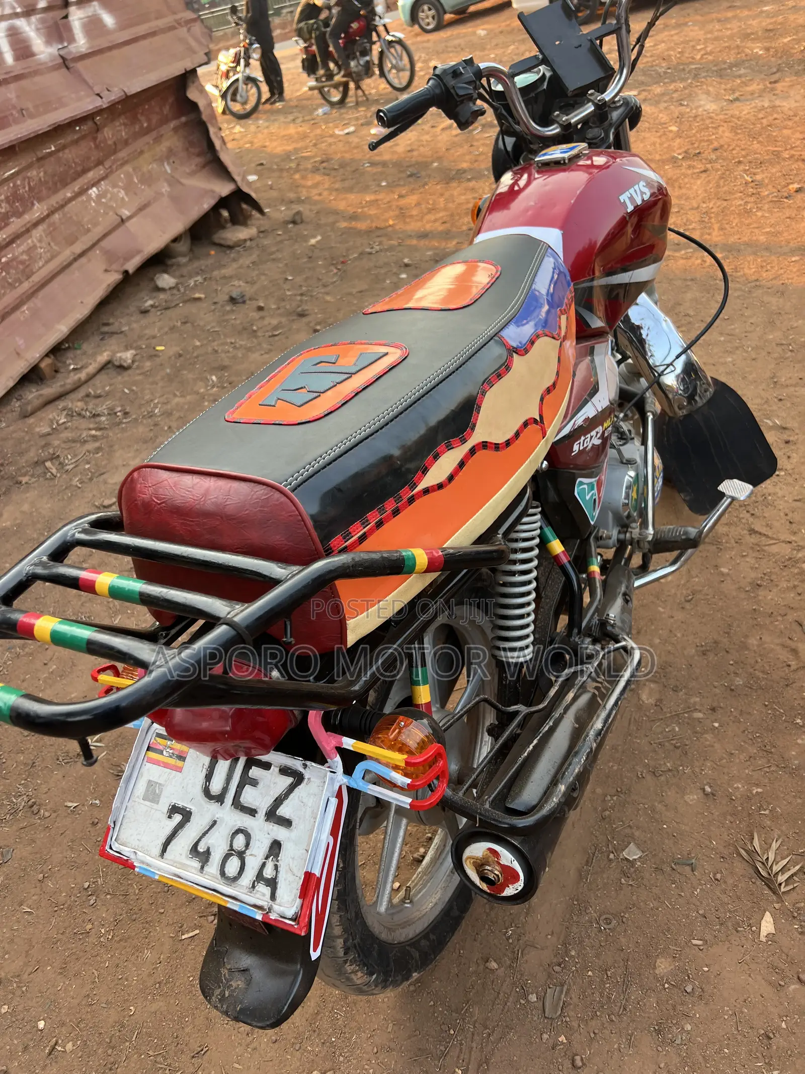 TVS HLX 125 2021 Red