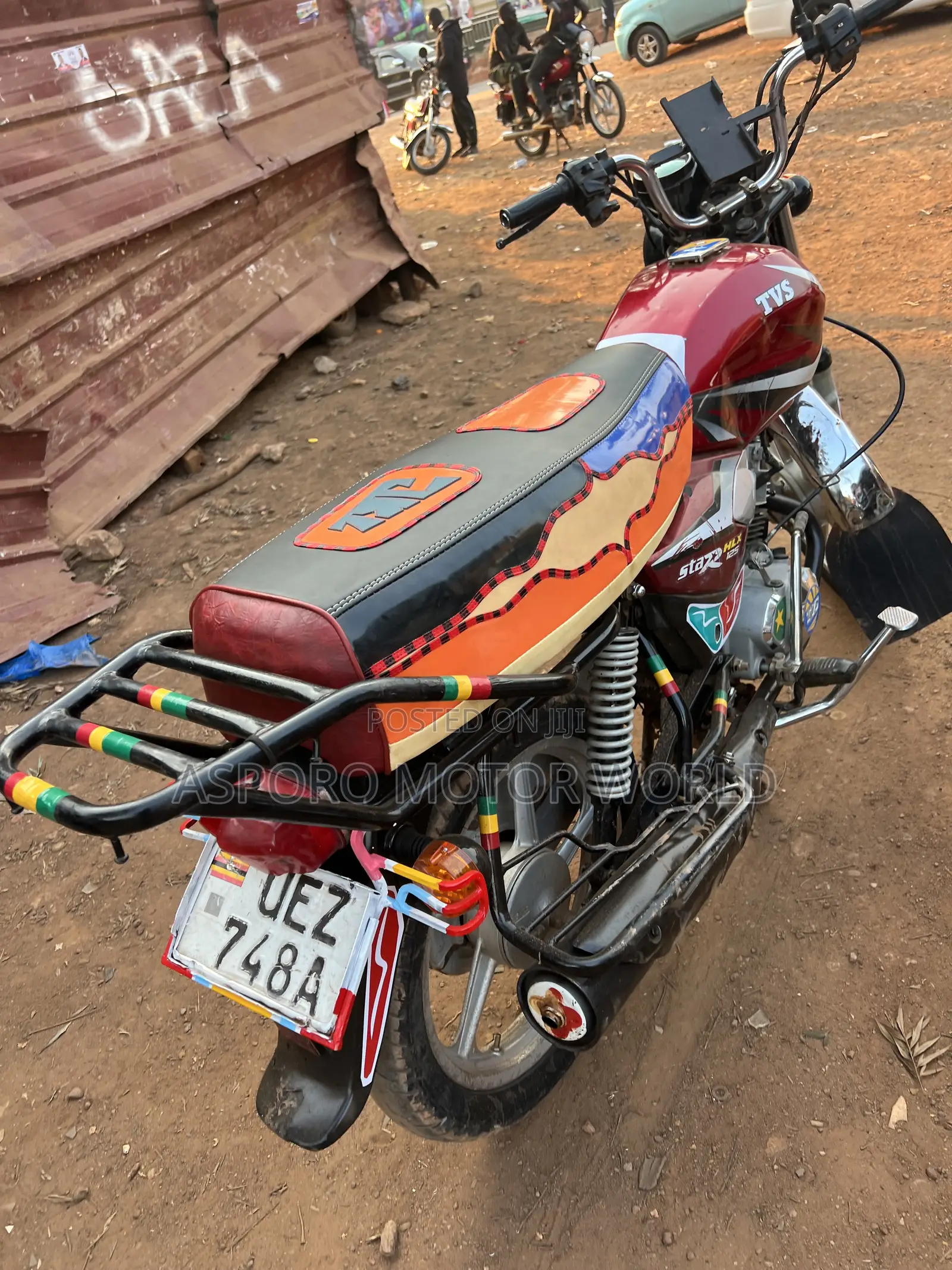 TVS HLX 125 2021 Red