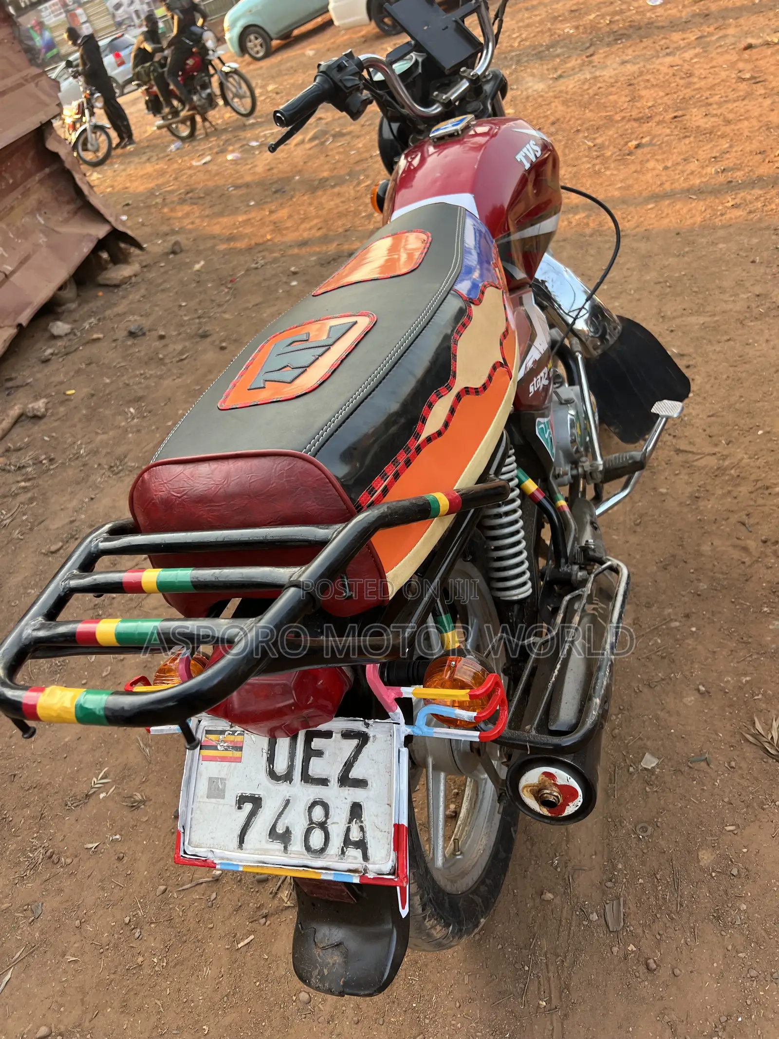 TVS HLX 125 2021 Red