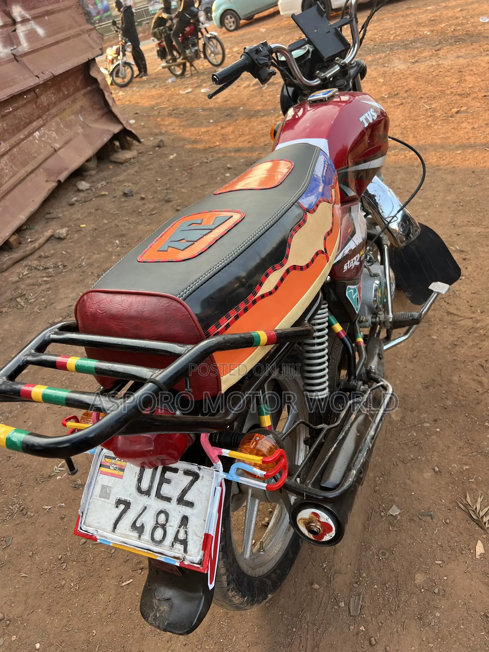 TVS HLX 125 2021 Red