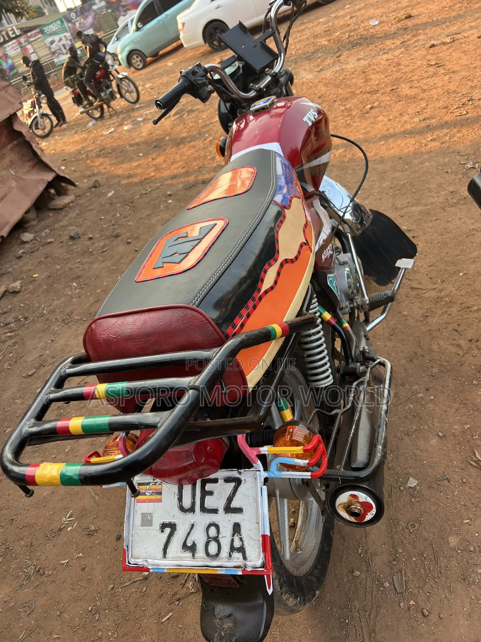 TVS HLX 125 2021 Red