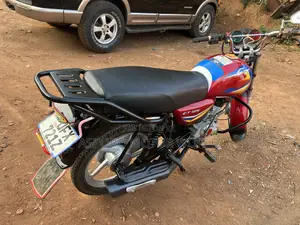 Bajaj CT 125X 2023 Red