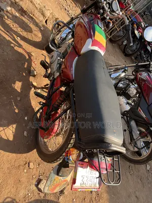 Bajaj Boxer 100 2021 Red