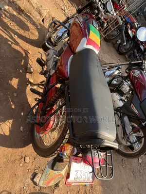 Bajaj Boxer 100 2021 Red
