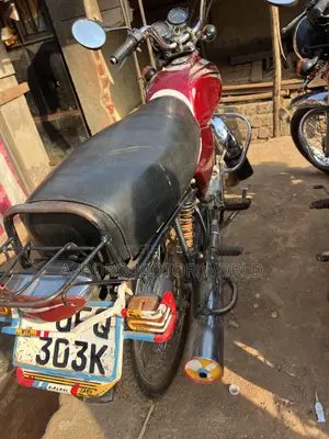 Bajaj Boxer 100 2022 Red