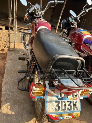 Bajaj Boxer 100 2022 Red
