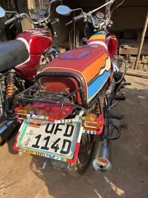 Bajaj Boxer 100 2023 Red