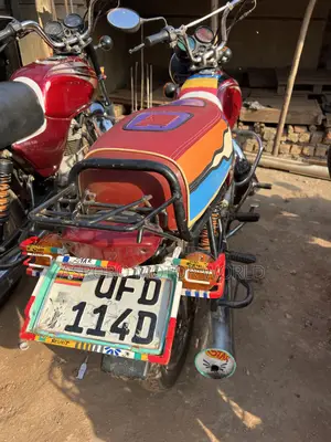 Bajaj Boxer 100 2023 Red