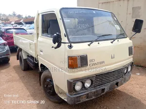 Mitsubishi Canter 1982 Yellow