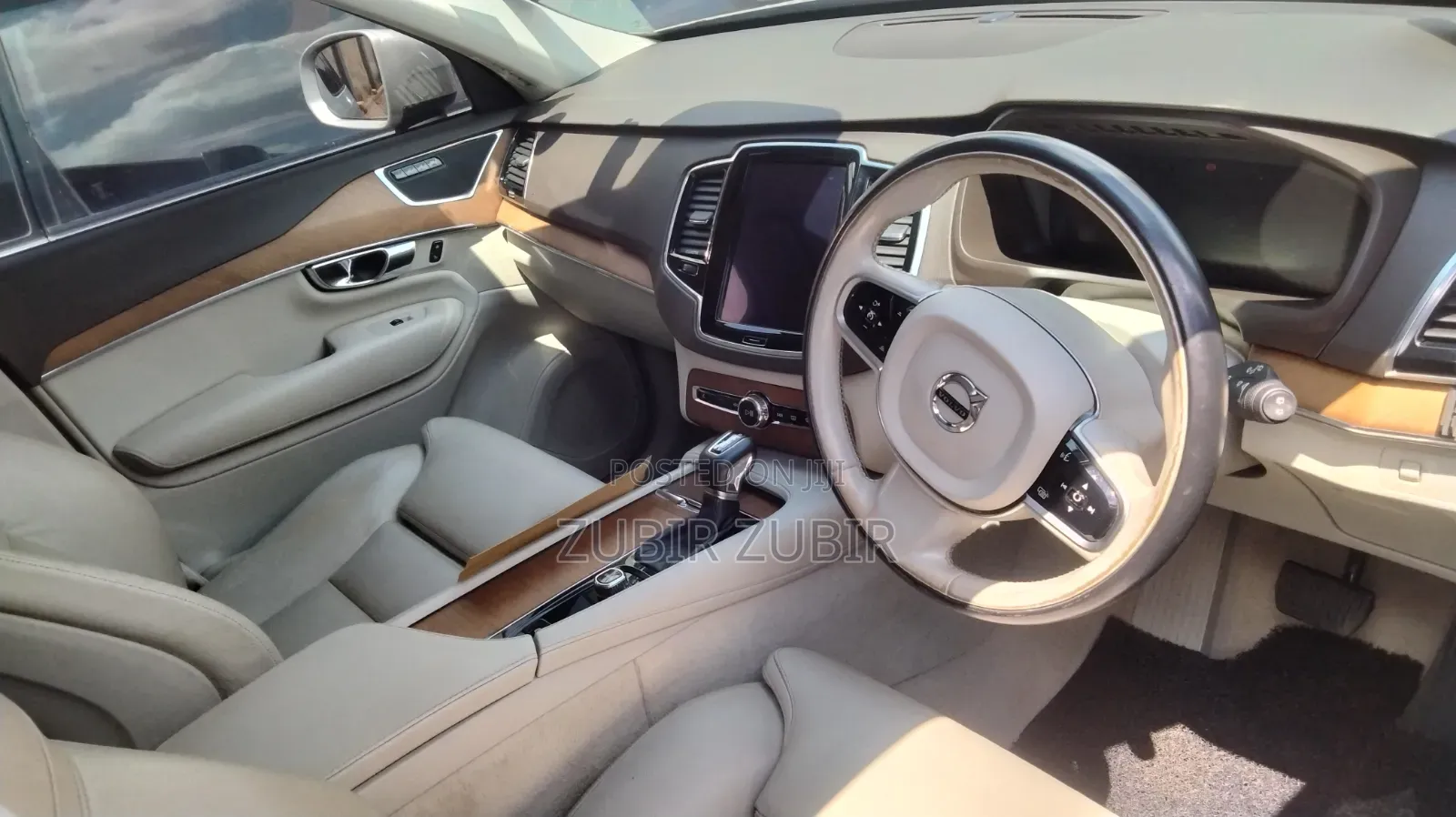 Volvo XC90 2017 Gold