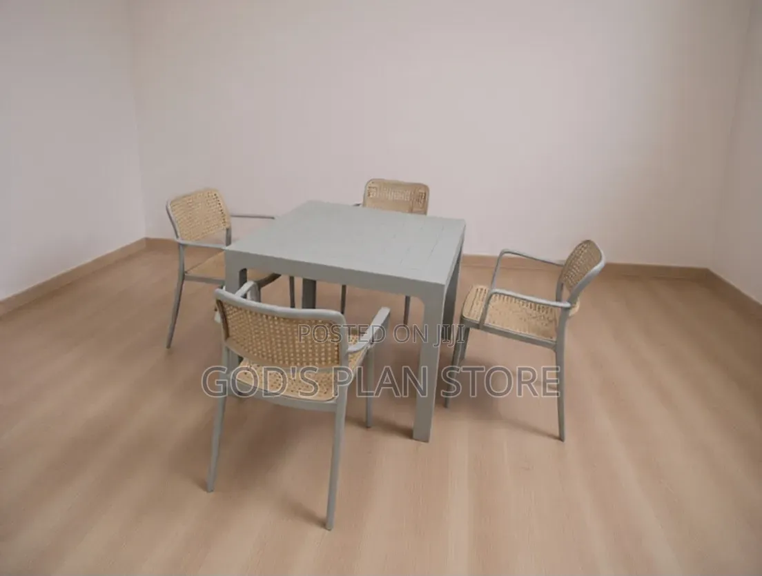Elevated Modern Plastic Table and Chairs Plastic Table and Chairs