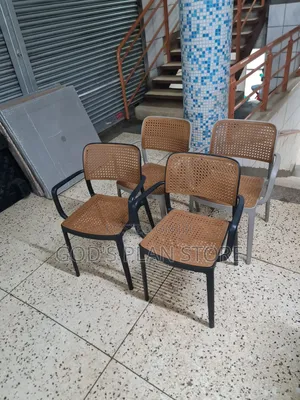 Holstered Plastic Chairs Plastic Chairs for Outdoir Restaurant and Bar
