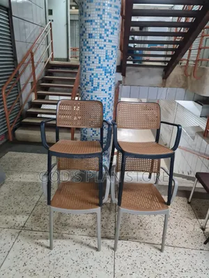 Holstered Armrest Outdoor Indoor Plastic Chairs Plastic Chairs