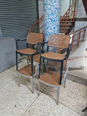 Holstered Armrest Outdoor Indoor Plastic Chairs Plastic Chairs