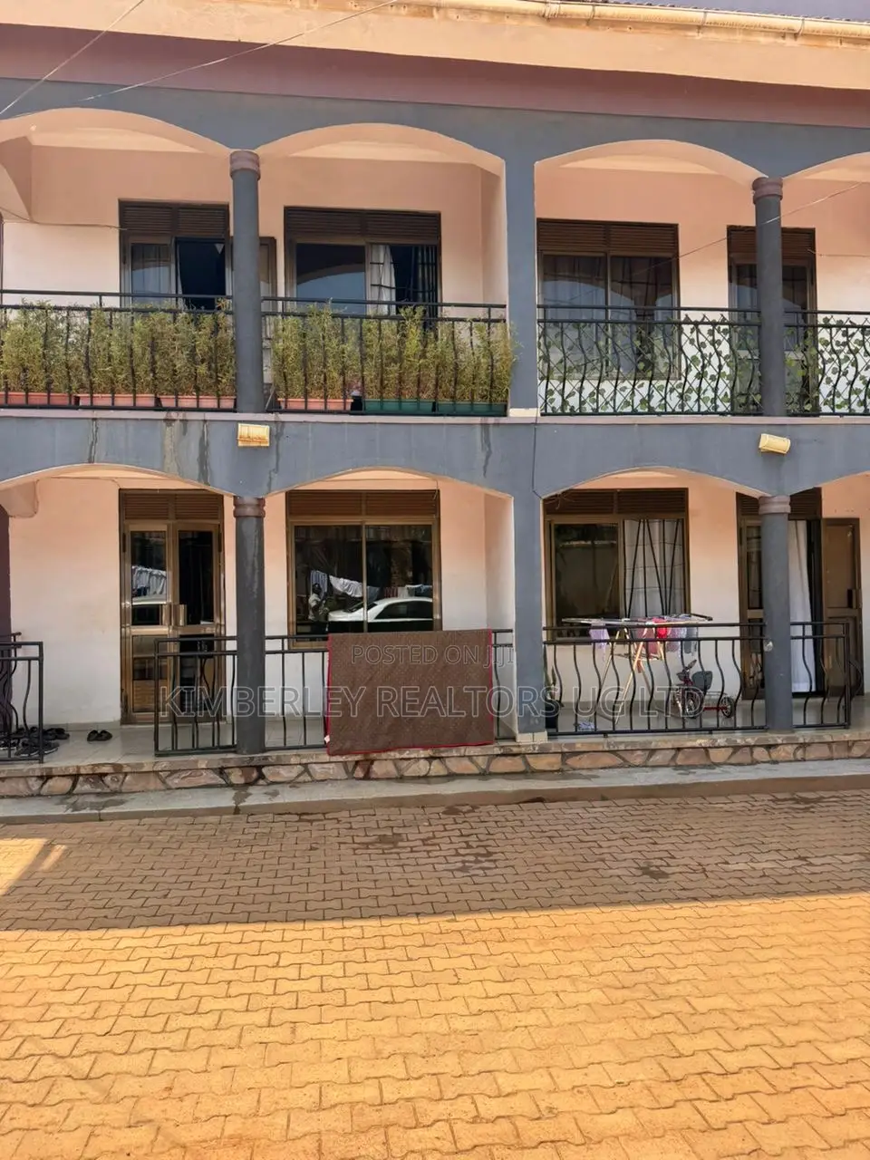 3bdrm Apartment in Division A for sale