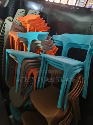 Luna Cafeteria C-Backed Plastic Chairs Plastic Chairs