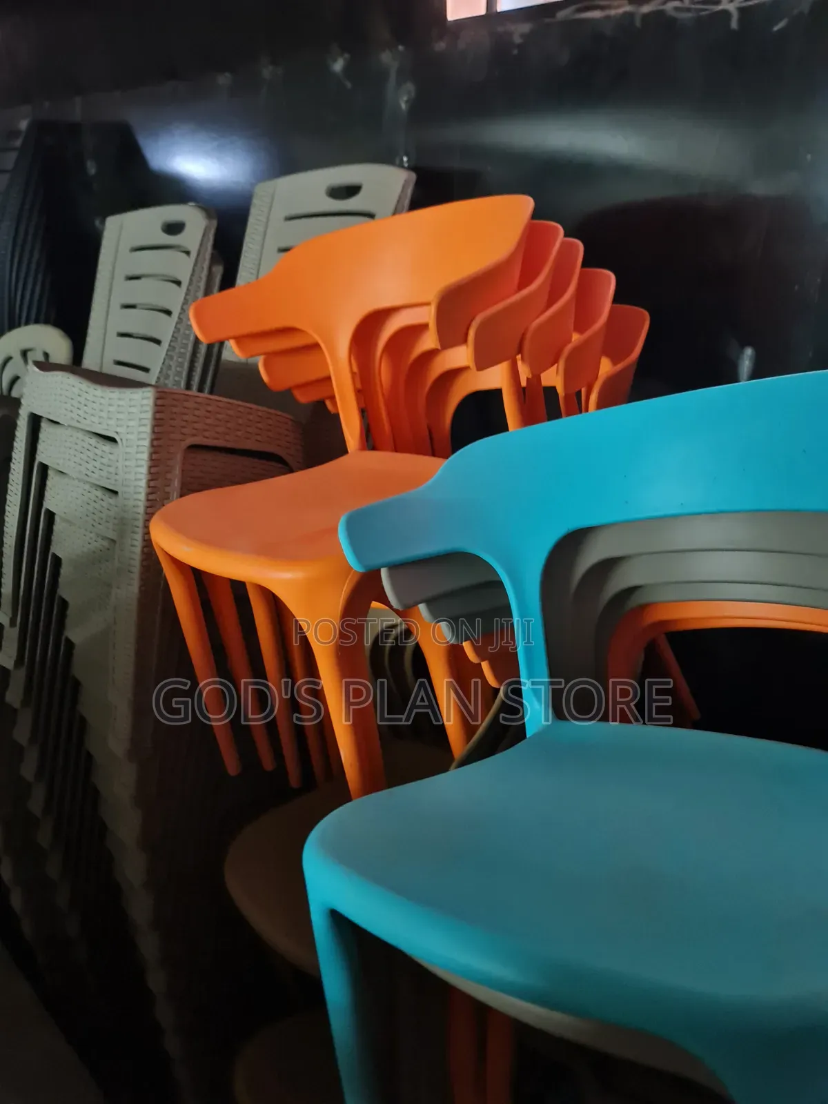 Luna Cafeteria C-Backed Plastic Chairs Plastic Chairs