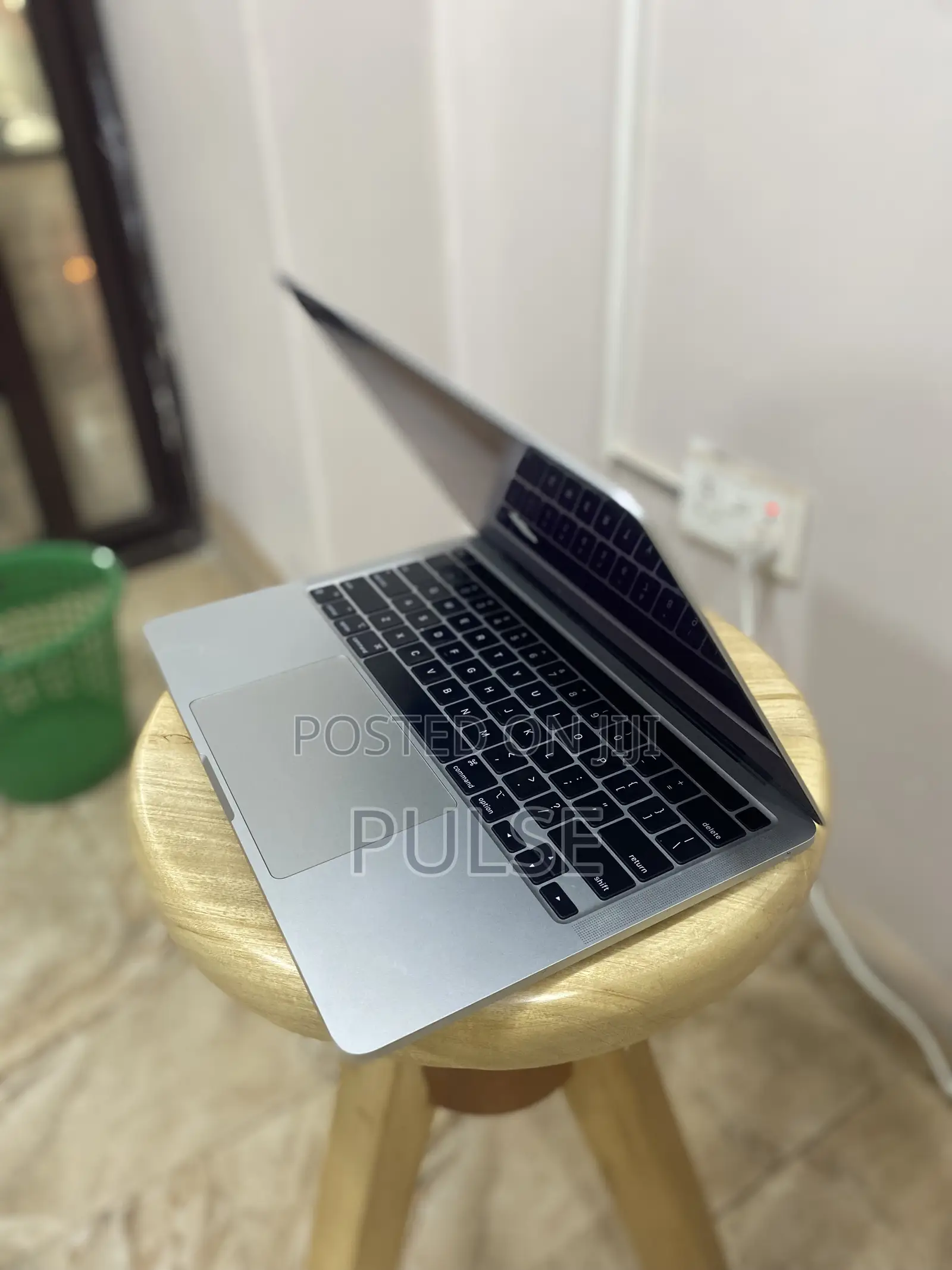 Laptop Apple MacBook Pro 8GB Apple M1 Max SSD 512GB