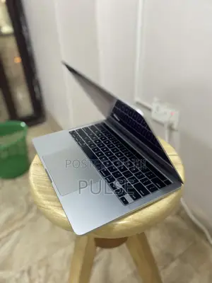 Laptop Apple MacBook Pro 8GB Apple M1 Max SSD 512GB