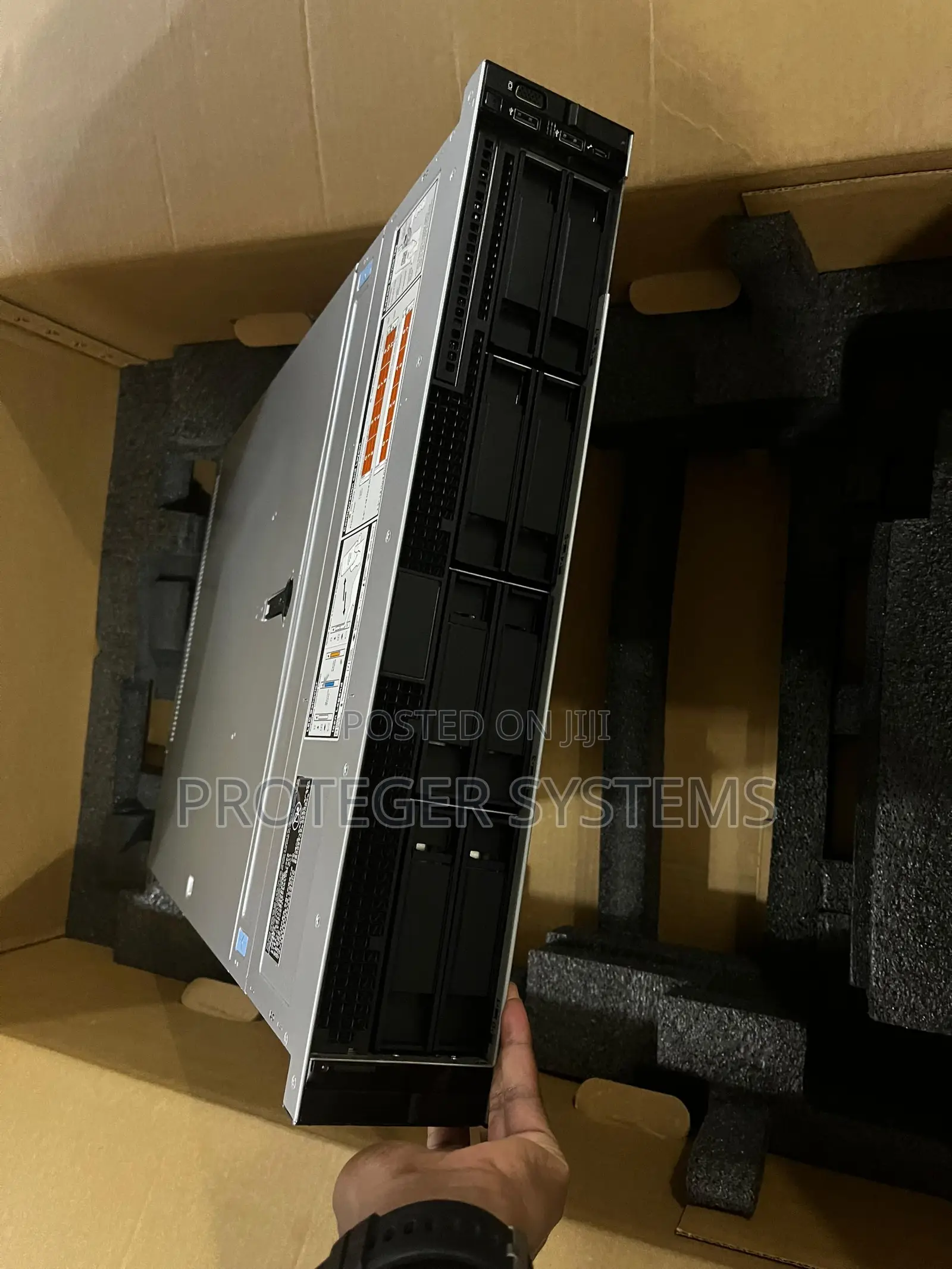 New Server Dell PowerEdge R740xd 32GB HDD+SSD 3T