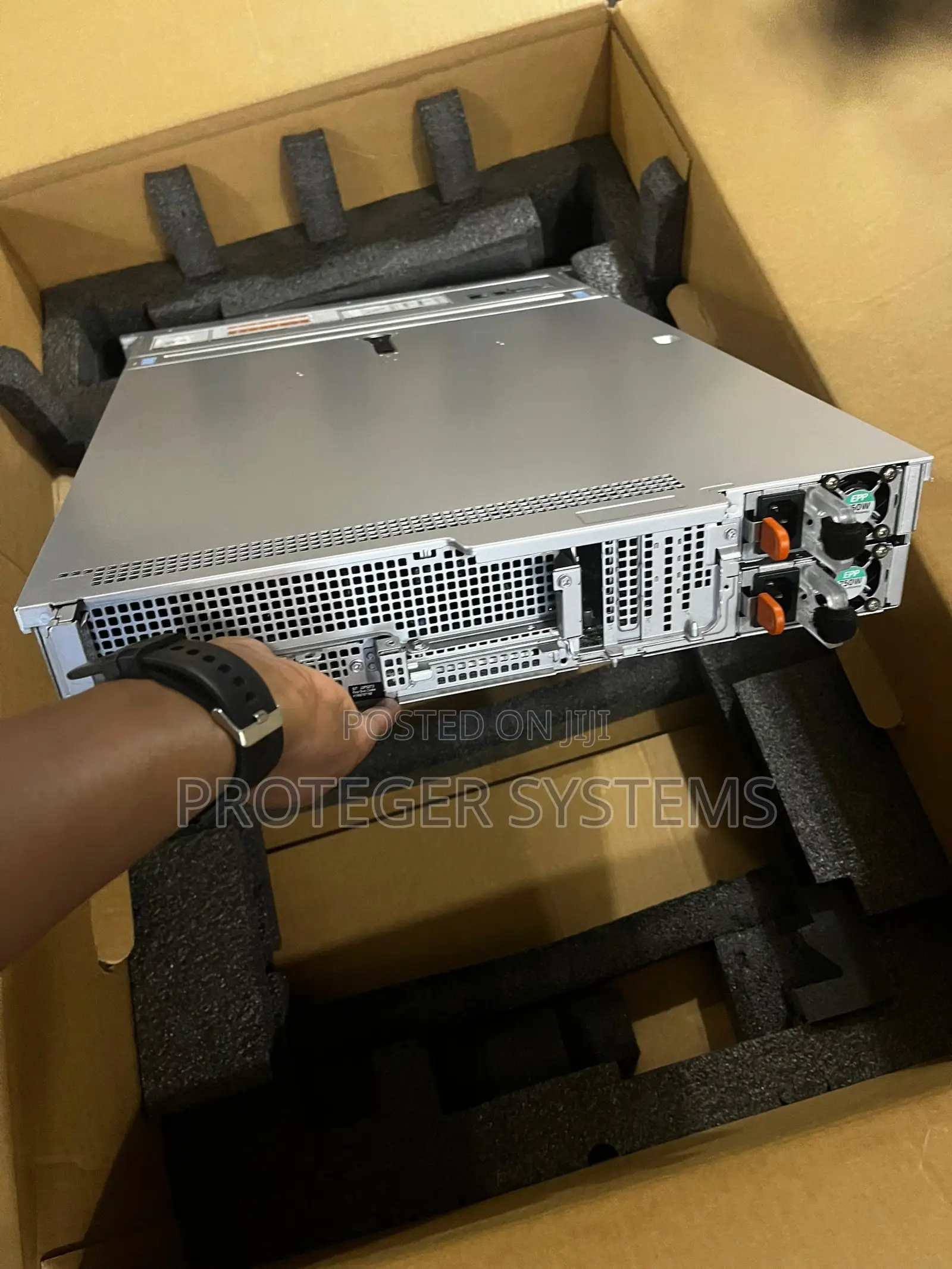 New Server Dell PowerEdge R740xd 32GB HDD+SSD 3T