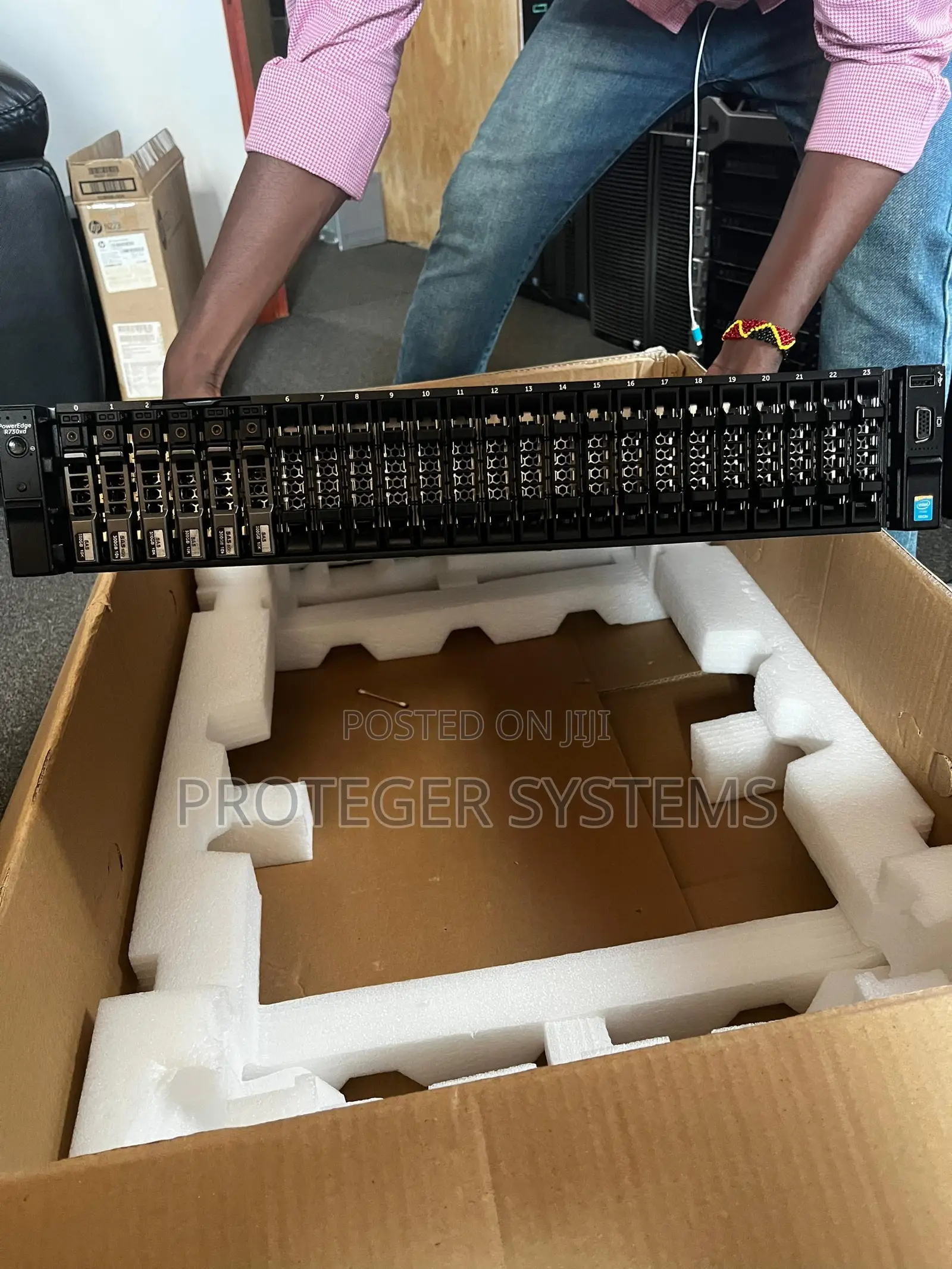 Server Dell PowerEdge R730 32GB Intel Xeon HDD 1.5T