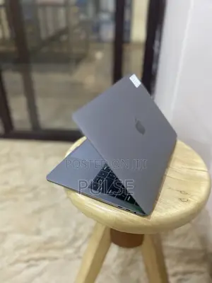 Laptop Apple MacBook Pro 2019 16GB Intel Core i7 SSD 1T