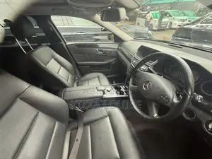 Mercedes-Benz E300 2011 Black