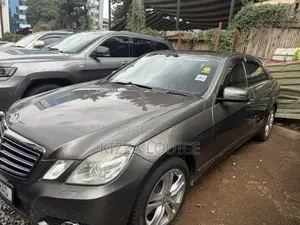 Mercedes-Benz E300 2011 Black
