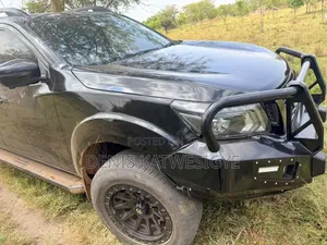 Nissan Navara 2018 Black