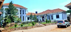 5bdrm Mansion in Zion Esates, Wakiso / Wakiso for sale