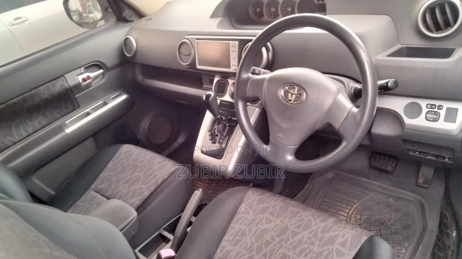 Toyota Rumion 2025 Silver