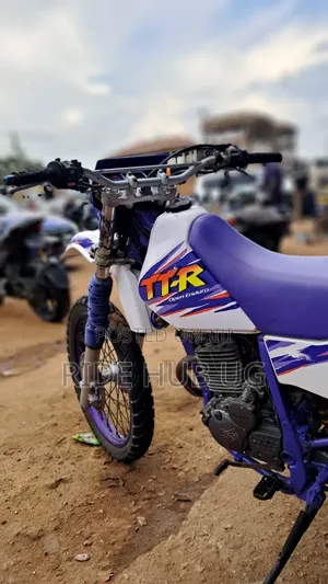 Yamaha 2010 White