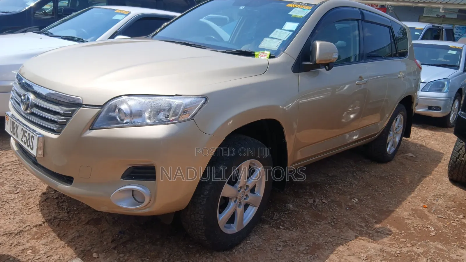 Toyota Vanguard 2011 Gold
