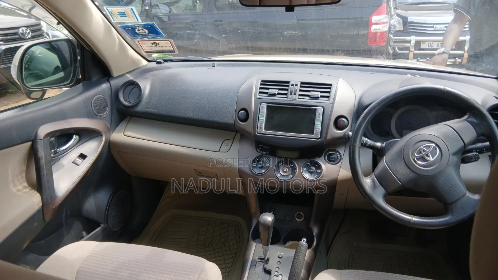 Toyota Vanguard 2011 Gold
