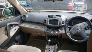 Toyota Vanguard 2011 Gold