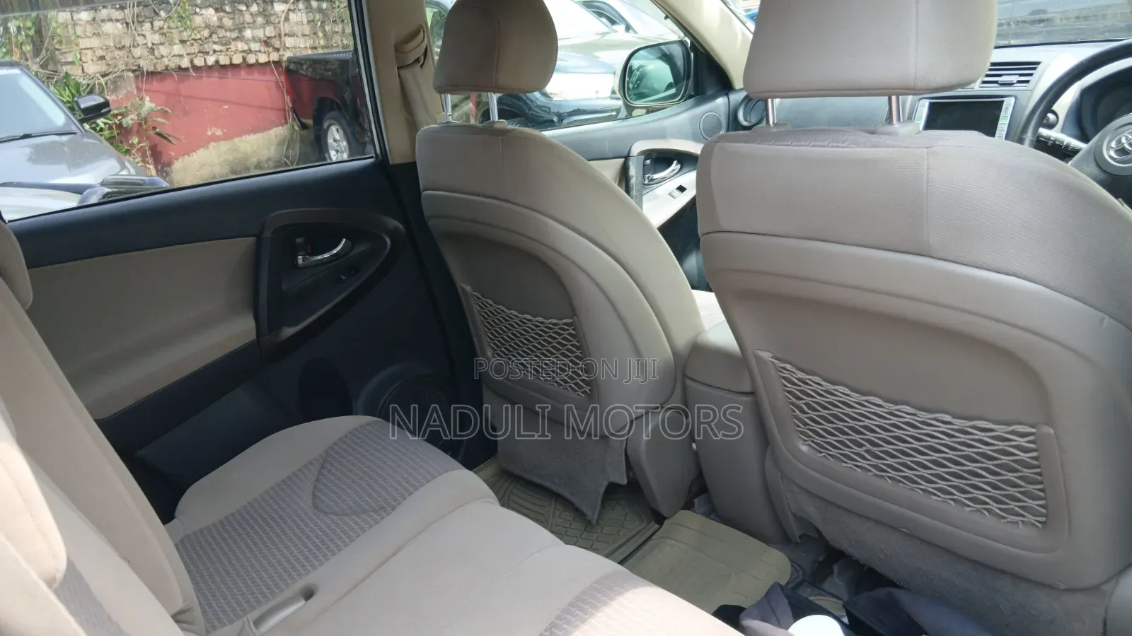 Toyota Vanguard 2011 Gold