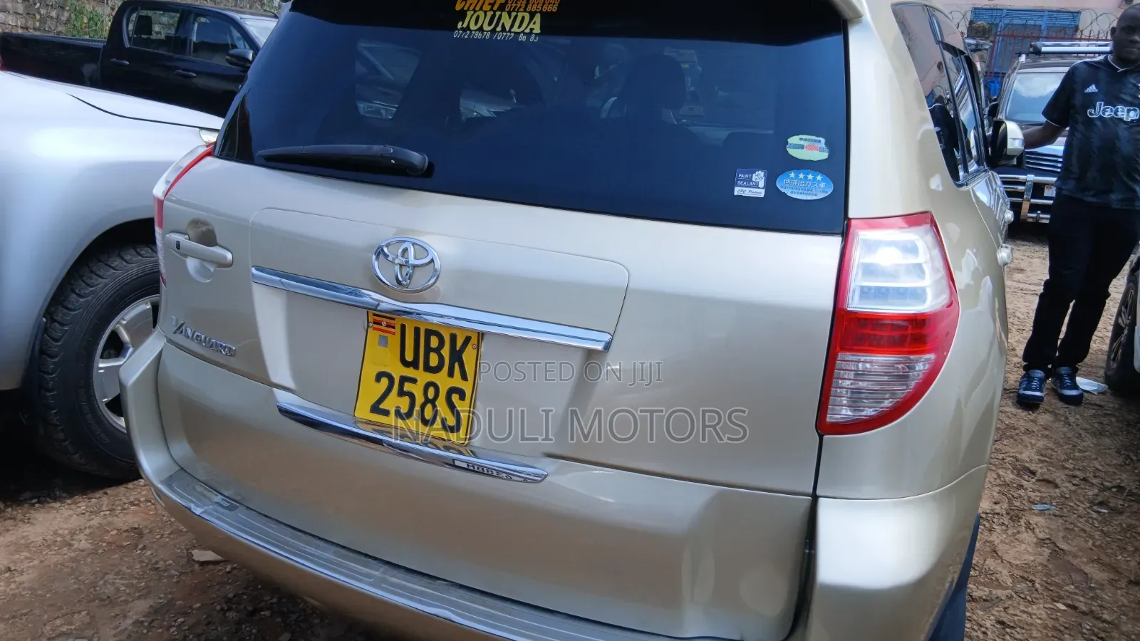 Toyota Vanguard 2011 Gold