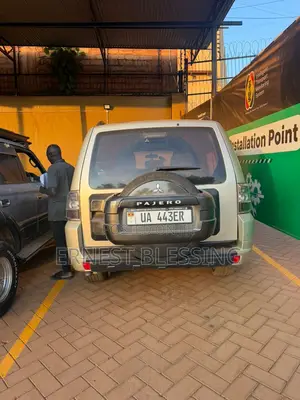 Mitsubishi Pajero 2012