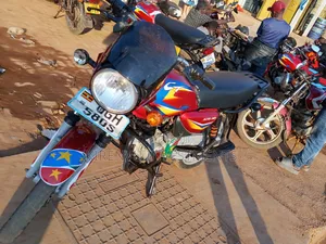 Bajaj Boxer 125 2023 Red