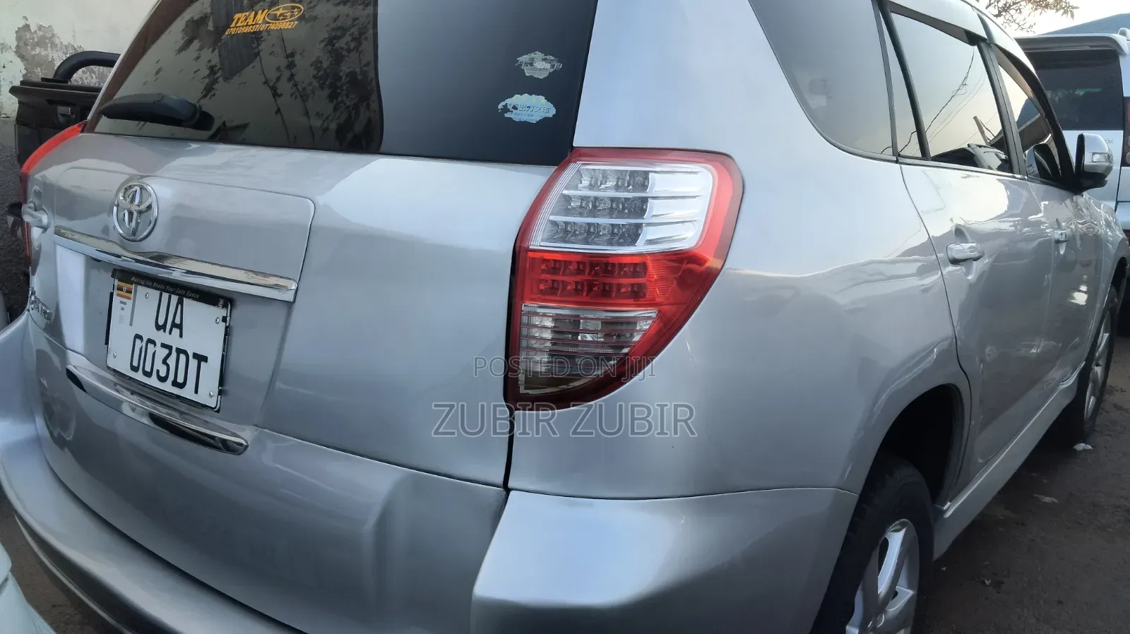 Toyota Vanguard 2010 Silver
