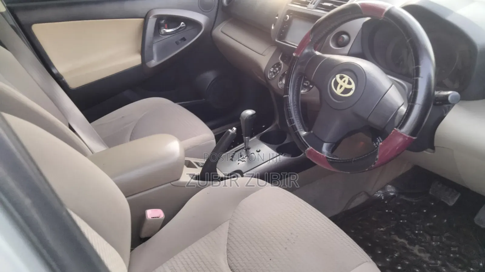 Toyota Vanguard 2010 Silver