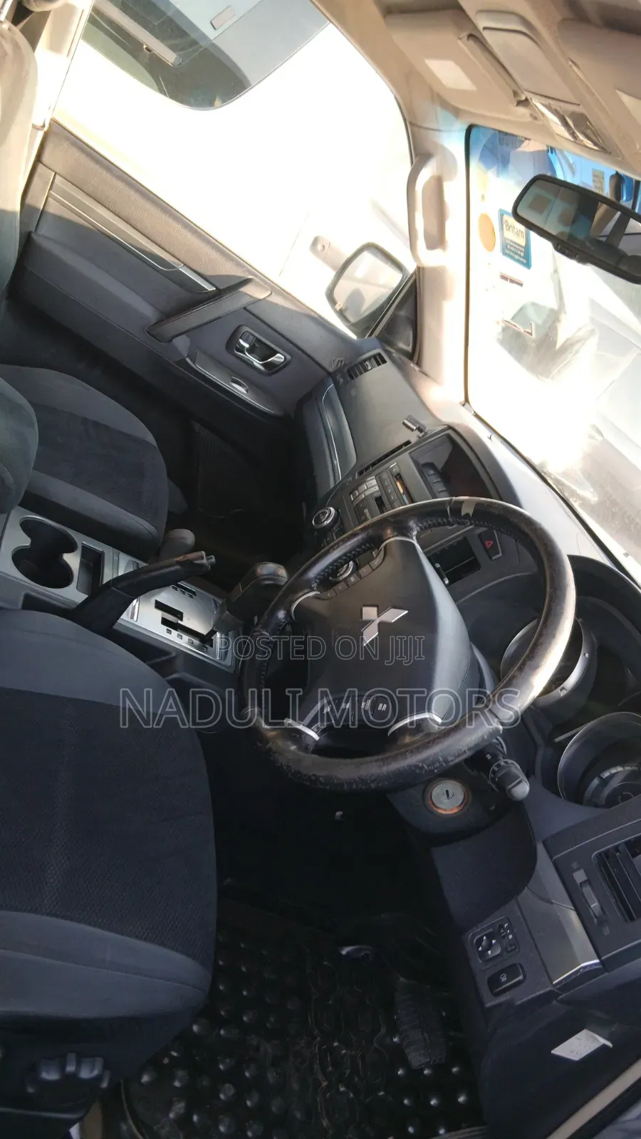 Mitsubishi Pajero 2009 Silver