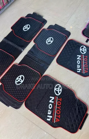 Rubber Floor Mats for Toyota Noah Lebel Available