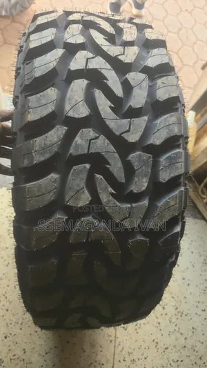 35x12.50r20 Lt Mud Contender