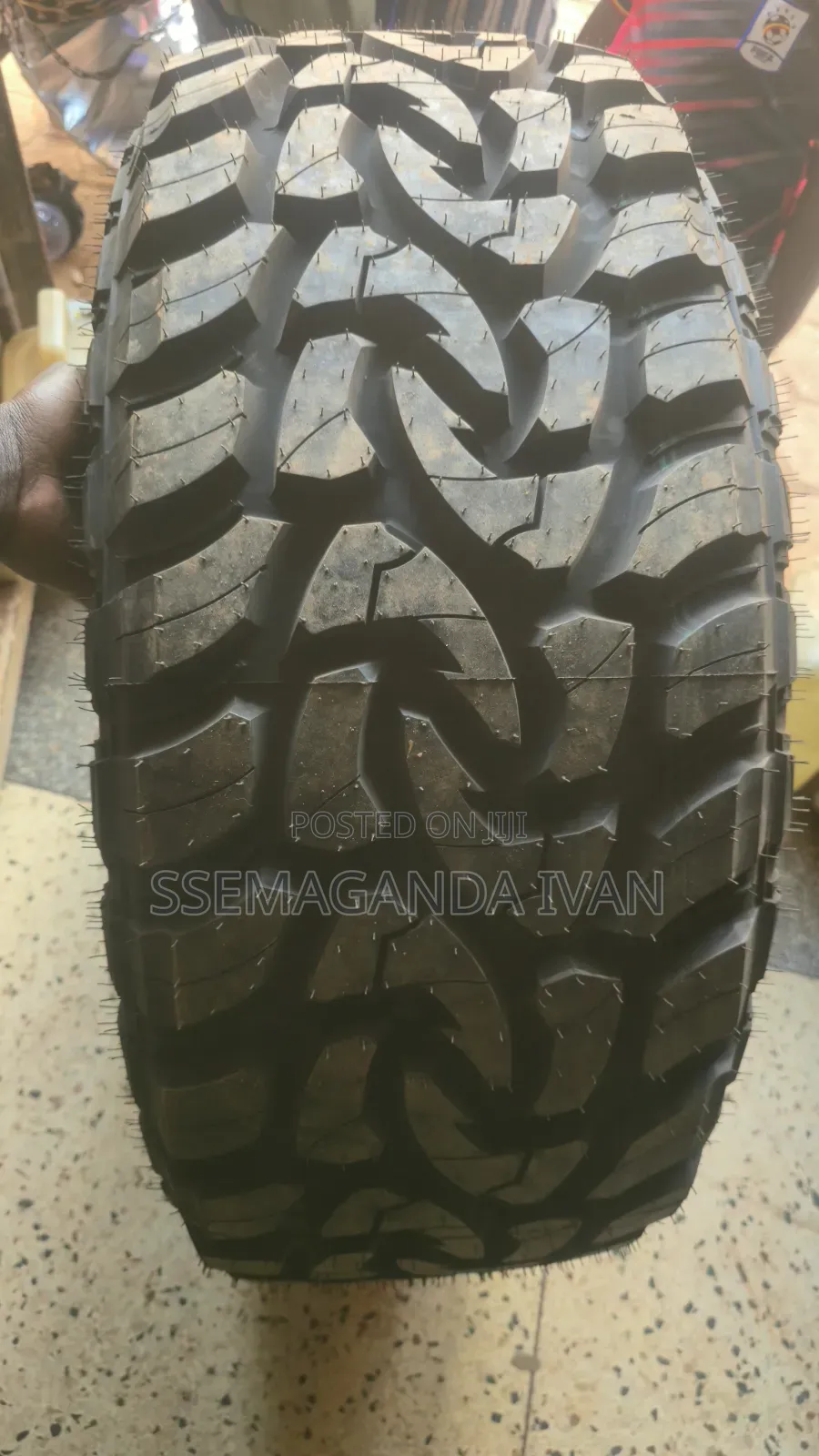 35x12.50r20 Lt Mud Contender