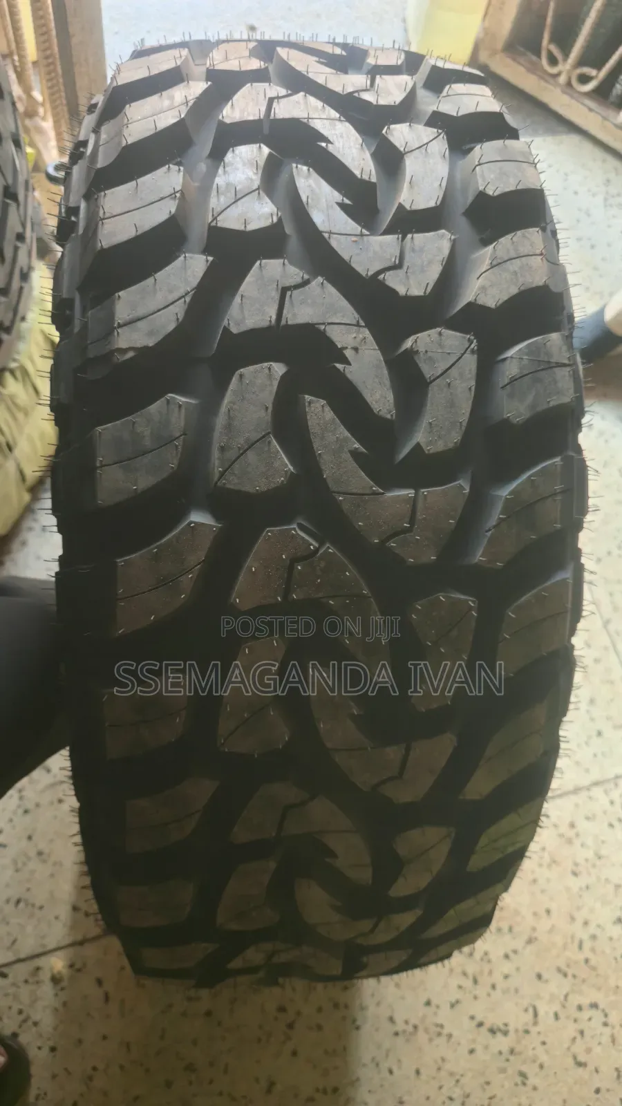 35x12.50r20 Lt Mud Contender
