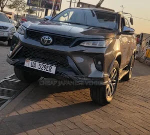 Toyota Fortuner 2.8 D AWD 2017 Gray